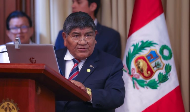 Ministro de Energía y Minas afirma que el Perú se encuentra en recesión y necesita crear empleo con proyectos mineros