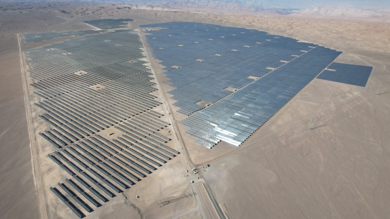 Enel Generación Perú inicia operación comercial de planta solar Clemesí, en Moquegua