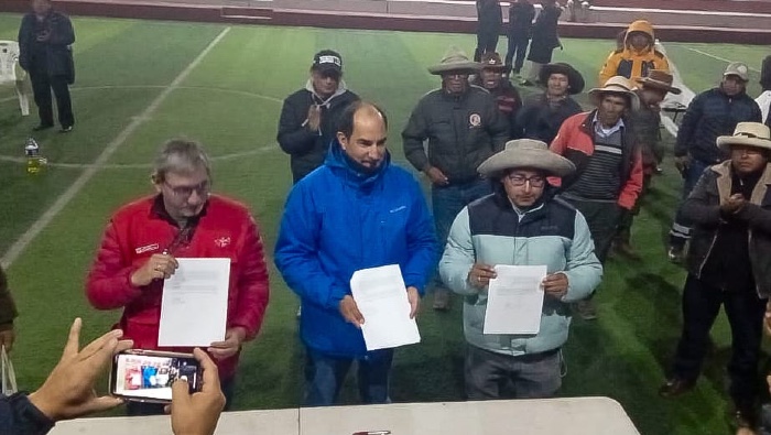 Representantes de Velille y Las Bambas firman acuerdo y se restablece tránsito en Corredor Minero del Sur