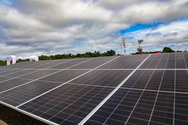 Proyecto Sol para Todos implementará centrales fotovoltaicas en zonas alejadas de la Amazonía