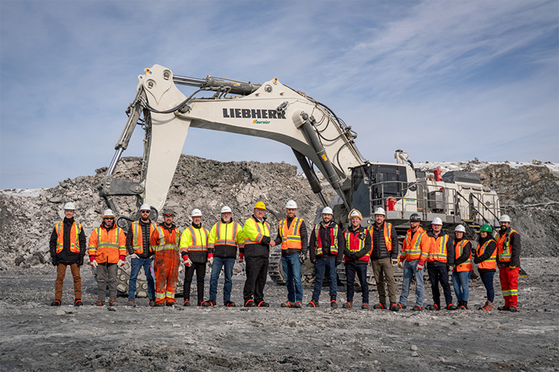 Liebherr entrega su primera excavadora minera R 9150 al este de Canadá