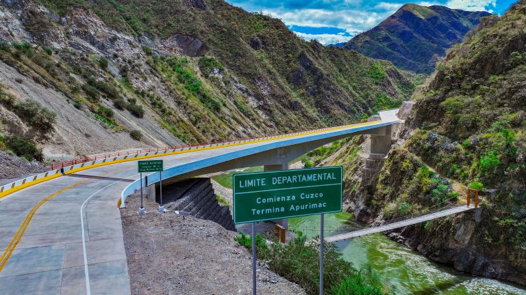 Las Bambas: inauguran puente Kutuctay que une Cusco y Apurímac