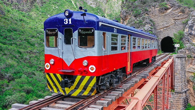 Proyecto Ferrocarril Huancayo-Huancavelica implica la modernización de 128.7 de kilómetros de vía férrea