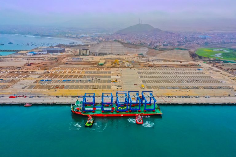 Cosco Shipping Ports: A fines de este mes de junio llegarán tres grúas de patio adicionales y dos grúas STS