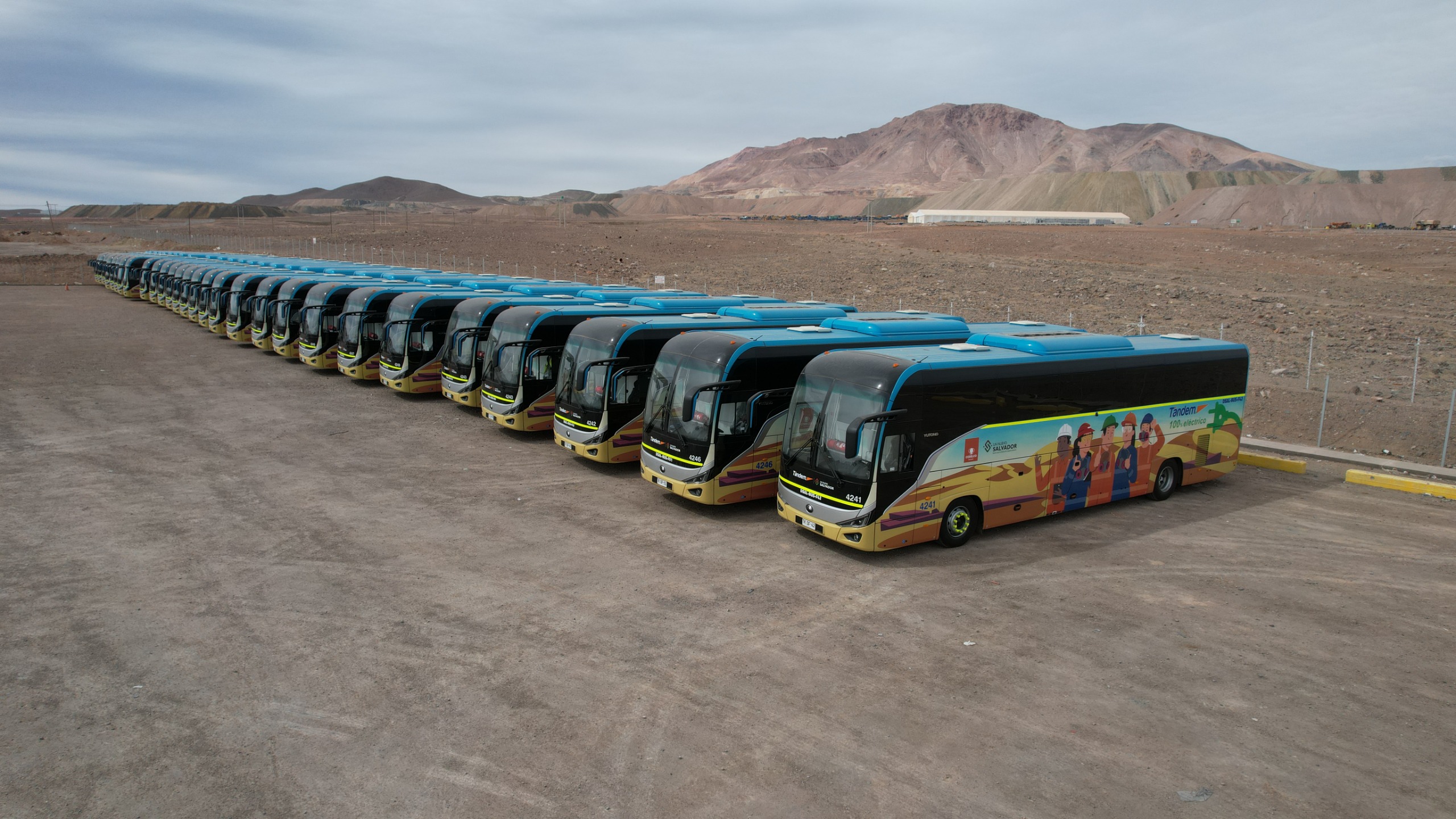División Salvador de Codelco inaugura paraderos inteligentes y convierte 100% de su flota a buses eléctricos
