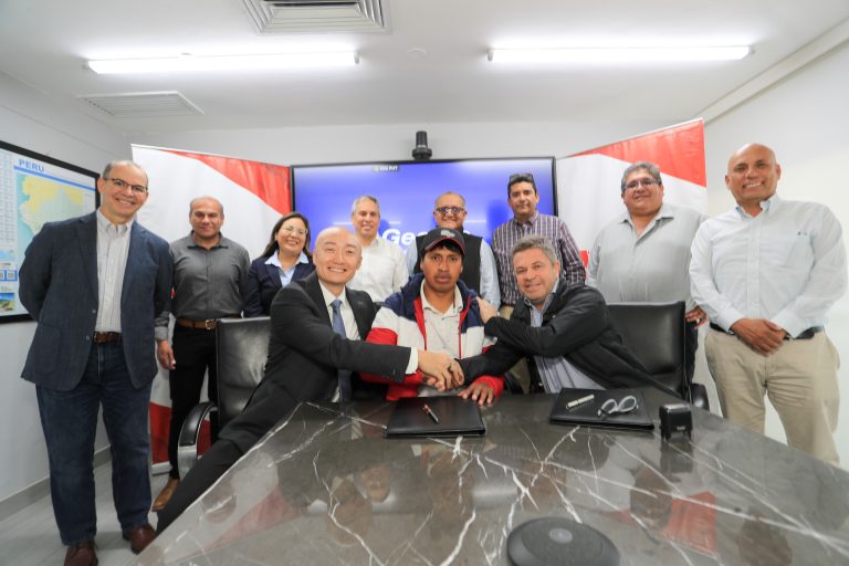 Las Bambas: Geotec y la empresa comunal Ecosem de Huancuire firman acuerdo para la perforación conjunta en Chalcobamba