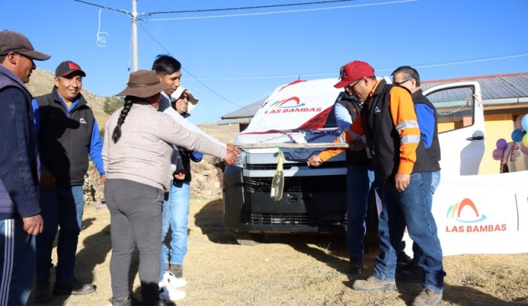 Las Bambas entrega dos modernos vehículos a la comunidad de Chila en Apurímac