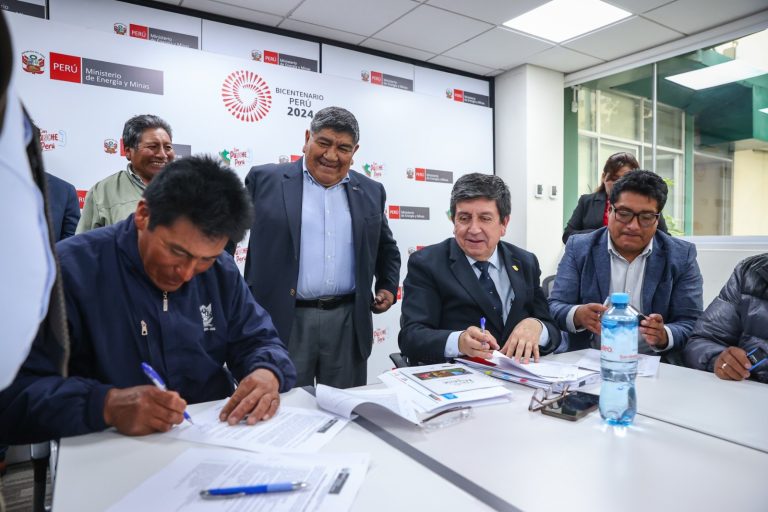 Ejecutivo evaluará declaratoria de emergencia por peligro de contaminación hídrica en Puno