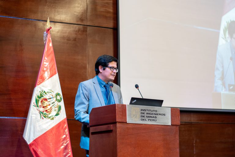 Homar Lozano: “Transformar pasivos mineros en activos aún no es sostenible en el Perú”