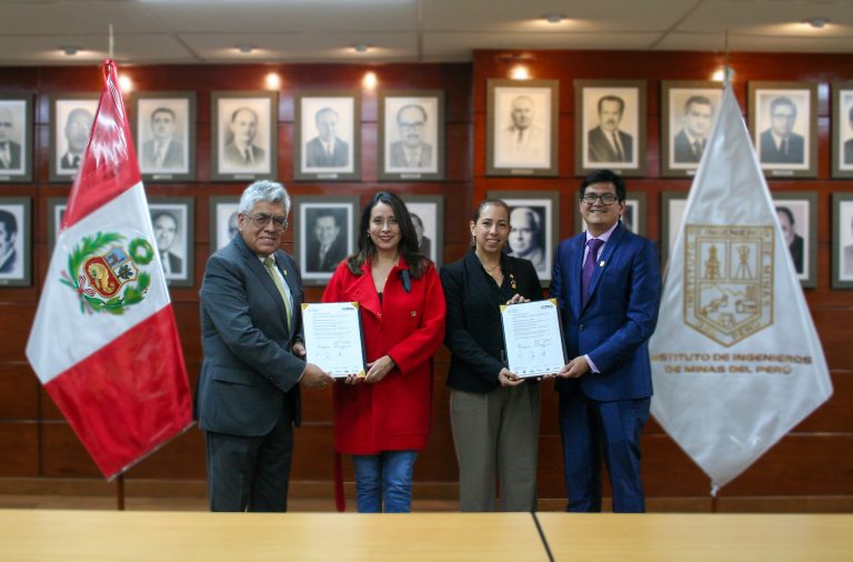 IIMP ofrece cincuenta becas de inglés tras firma de convenio con ICPNA