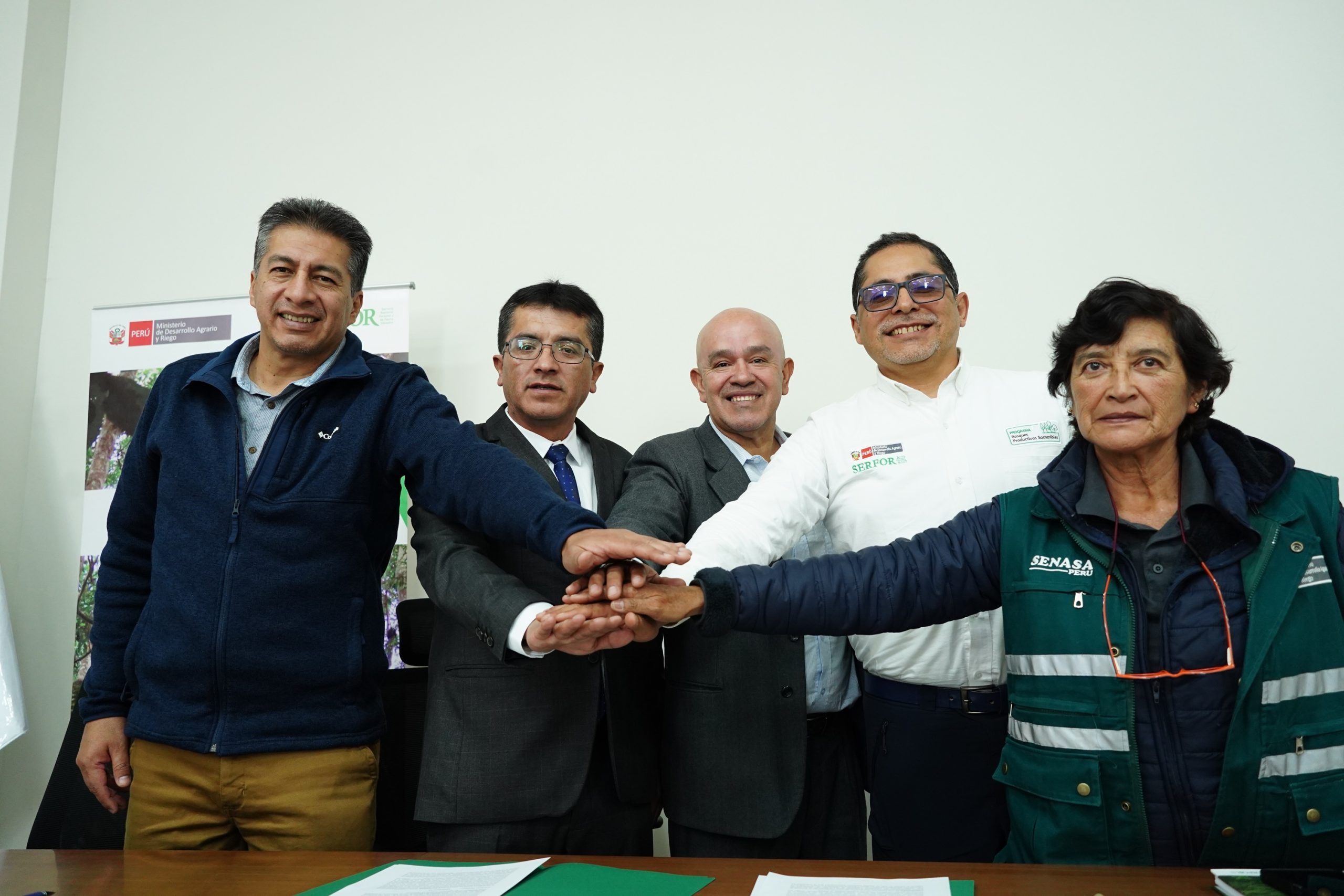 Newmont y Serfor firman acuerdo para incentivar programas forestales en Cajamarca