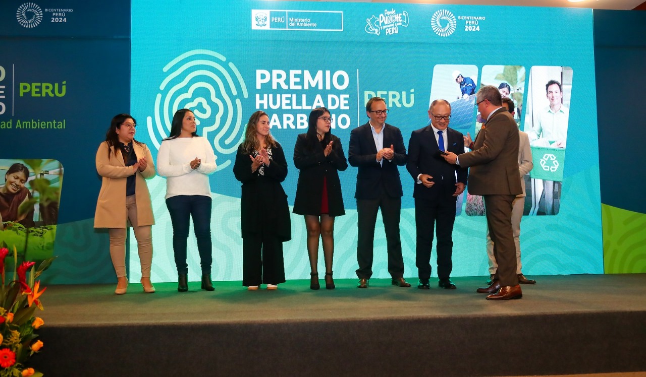 Ministerio del Ambiente reconoce a Toyota del Perú por su compromiso con la reducción de su huella de carbono