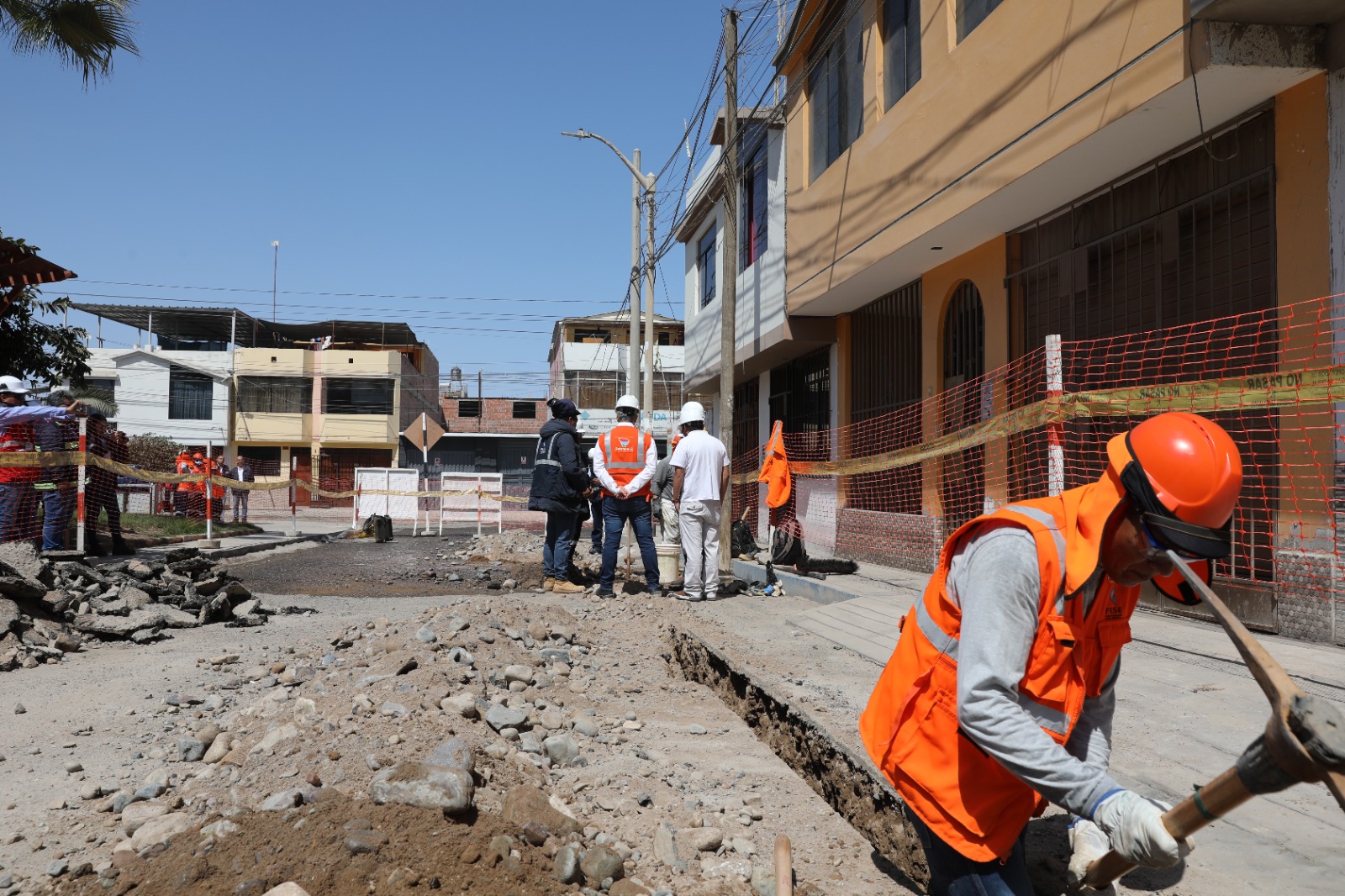 Retoman trabajos de construcción de redes externas de gas natural en región Moquegua