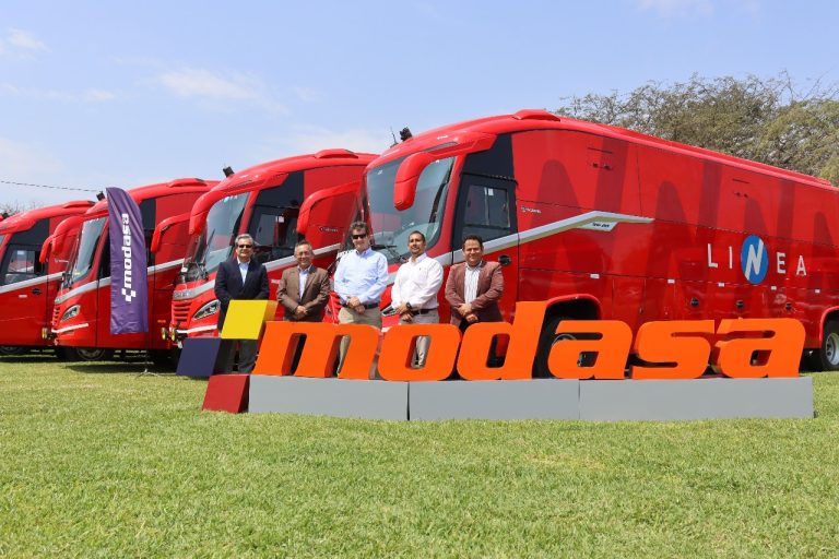 Modasa entrega 12 buses Zeus 360F a Transportes Línea que cumplen con altas exigencias del sector minero