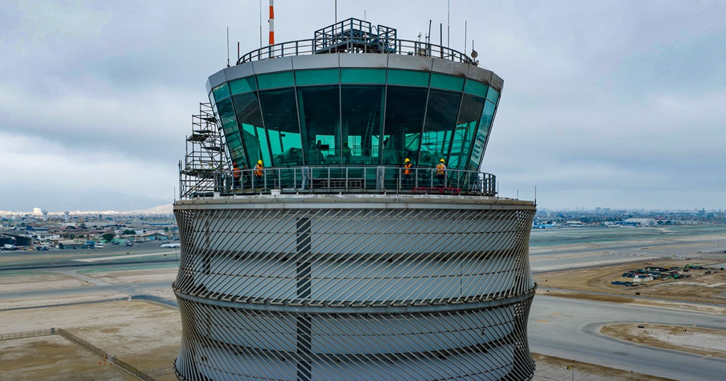 LAP culminó el reemplazo de vidrios en la nueva torre de control del Jorge Chávez