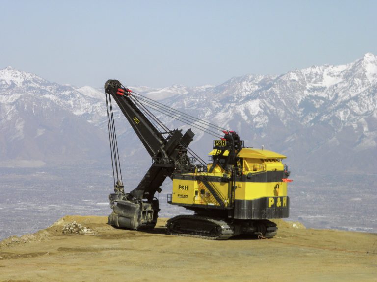 Con su centro de servicios La Joya, Komatsu-Mitsui busca incrementar en un 15% su cartera de clientes en la zona sur del país