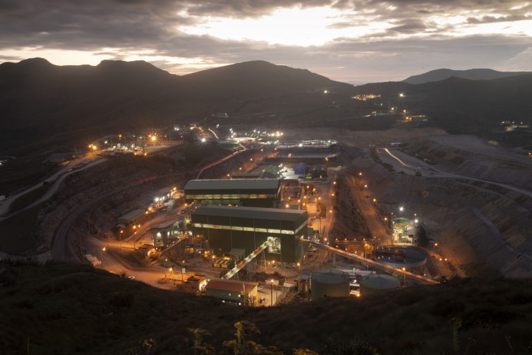 Cerro Corona: 100,000 onzas de oro anuales tras extender su vida útil 