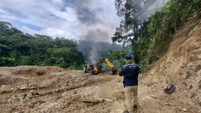 Destruyen maquinarias y equipos de minería ilegal valorizados en S/ 24 millones