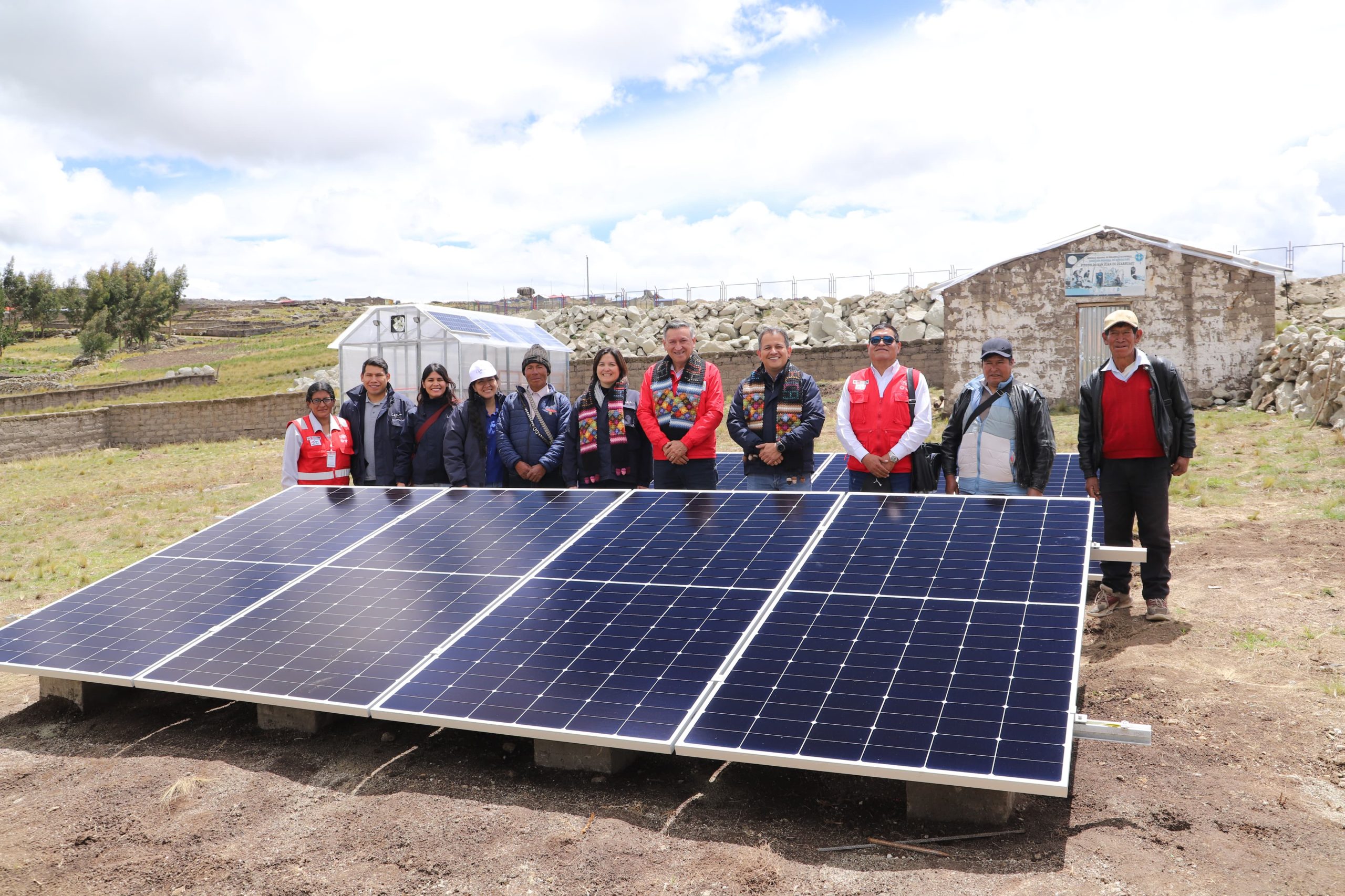 Huancavelica: más de 3,000 personas contarán con sistema fotovoltaico y módulo productivo en Tambo San Juan de Carhuacc