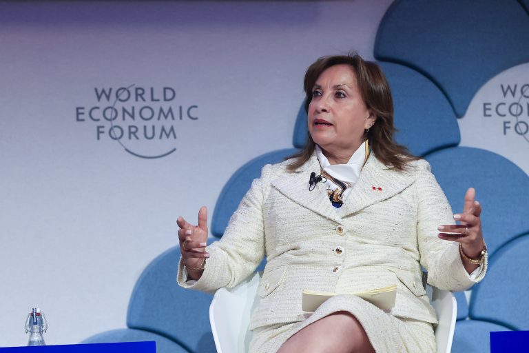 Presidenta Boluarte en Foro Económico Mundial: “Queremos un país que no solo aspire a seguir creciendo, sino que también se proyecte a convertirse en una potencia mundial”