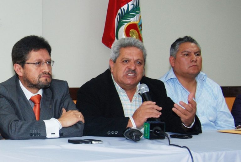 Exalcalde culpa a grupos antimineros por la paralización de la economía de Cajamarca