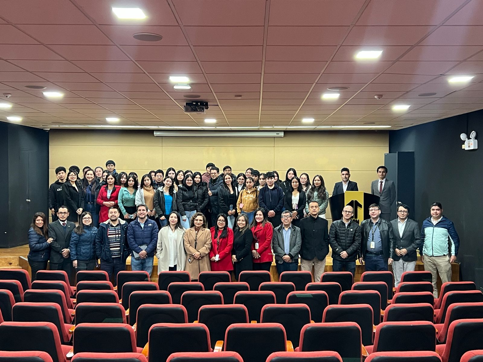 25 jóvenes de Hualgayoc acceden a educación universitaria gracias a Gold Fields