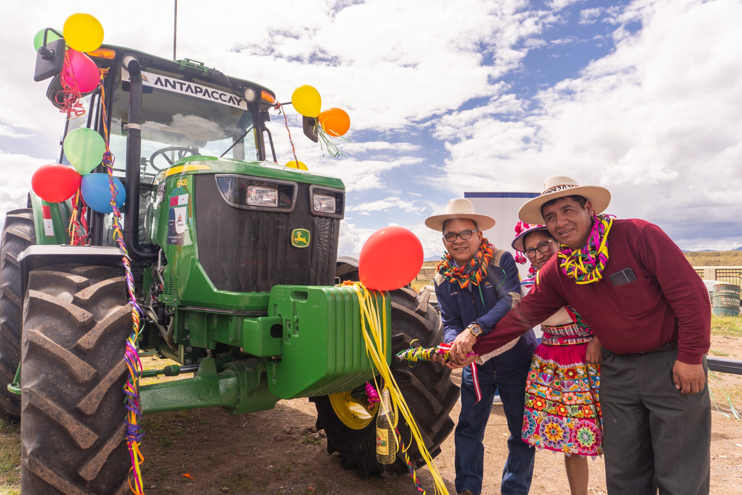 Proyecto Coroccohuayco: entregan moderna maquinaria agrícola a comunidad de Huano Huano