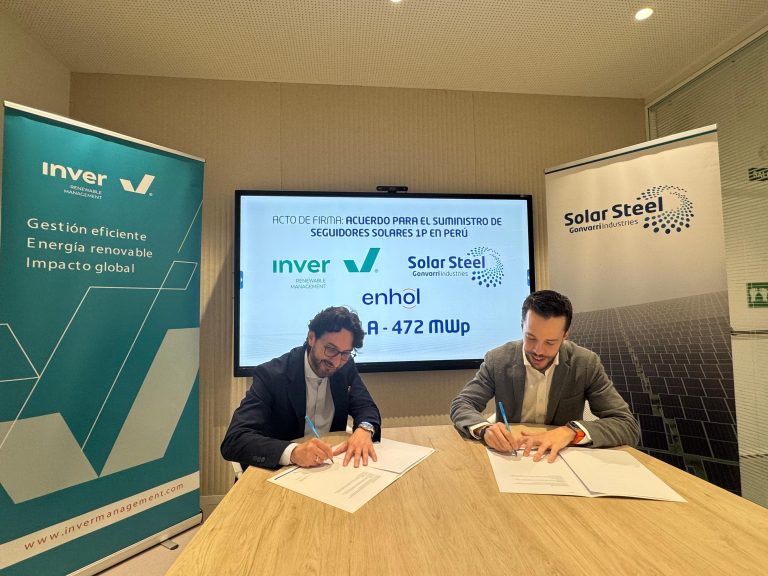 Proyecto en Arequipa: Solar Steel e Inver Renewable firman acuerdo para instalación de más de 6.800 seguidores solares