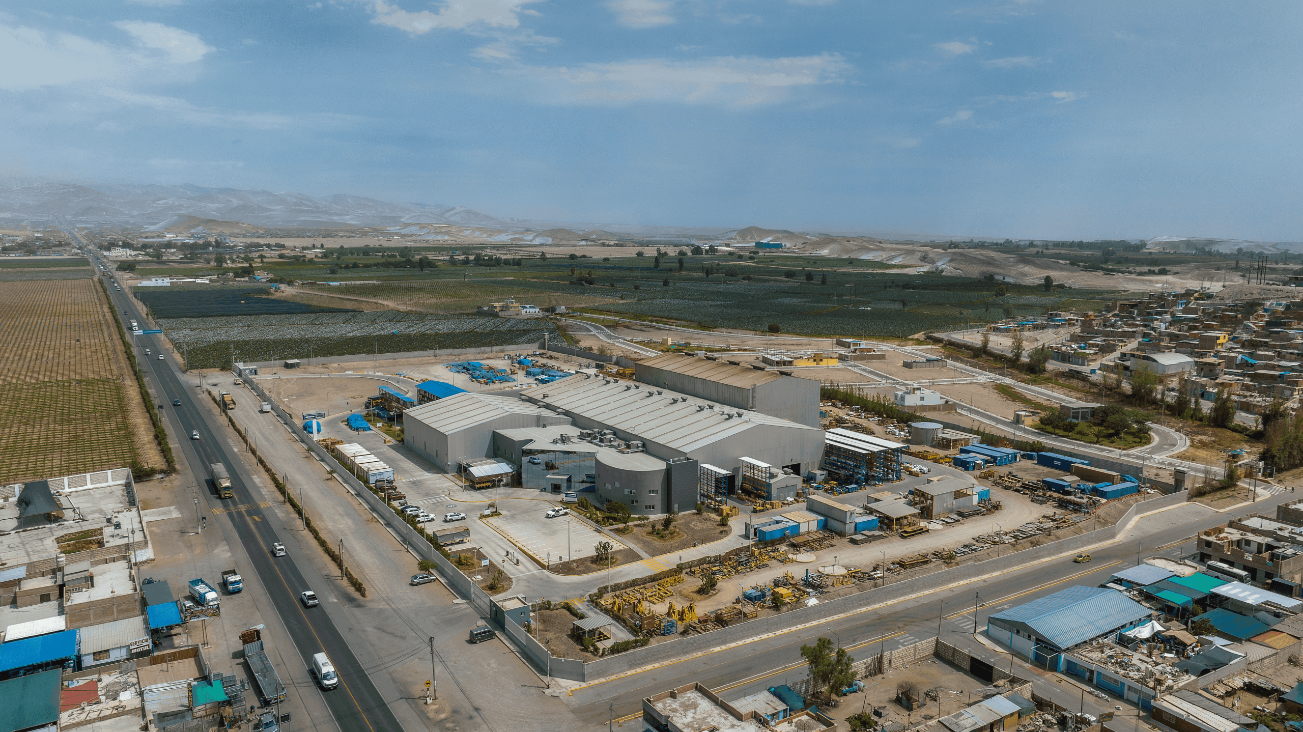 Descarbonización al 2030: Komatsu-Mitsui renueva su flota con vehículos híbridos