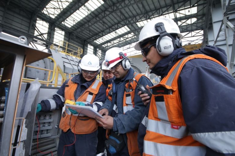 Si se activan todos los proyectos mineros, se podrían generar 2.3 millones de empleos indirectos: Roque Benavides