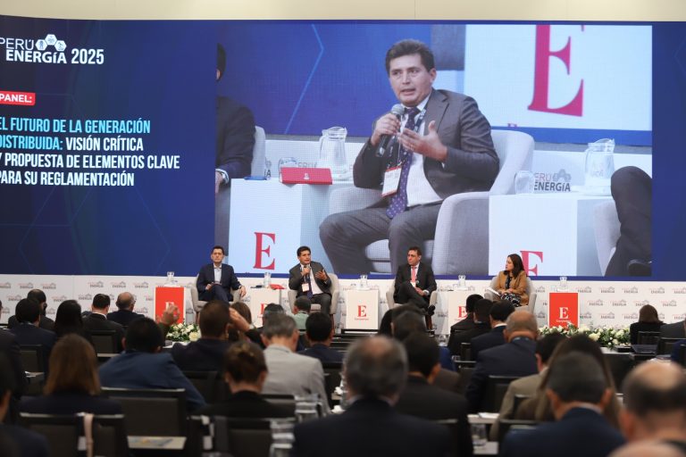 Perú Energía 2025: Urge replantear marco normativo para la generación distribuida ante riesgos técnicos y económicos