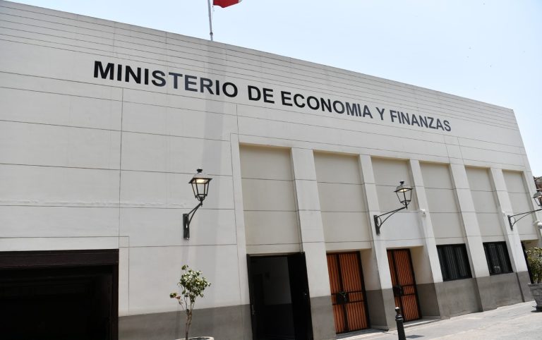 MEF: “Observamos que se ha sostenido el impulso en las actividades principales de la economía”