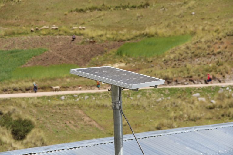 Solar: Minem otorgó concesión eléctrica rural a la empresa Renova Solaris Energía