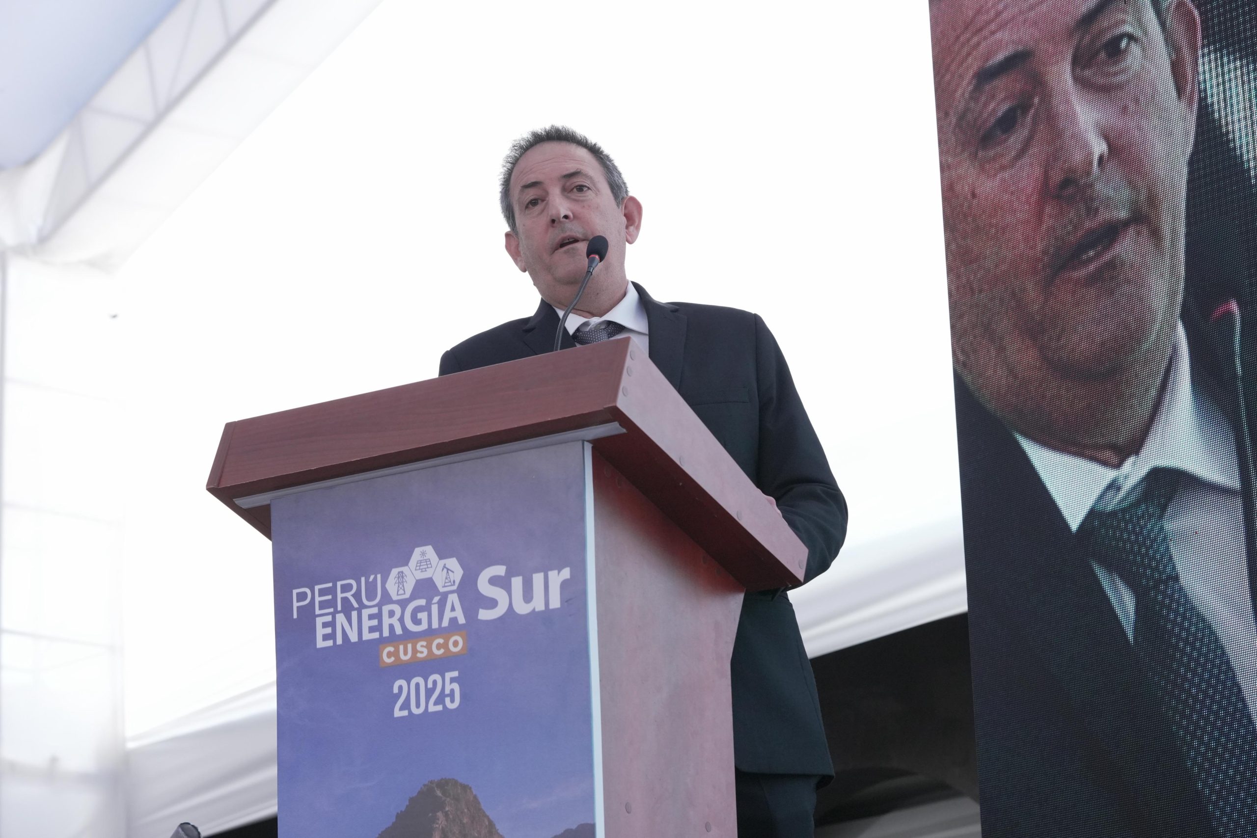 EVA Energy y Camisea promoverá conversión gratuita de 1,800 vehículos a gas en Cusco