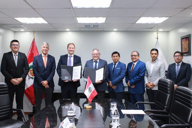 Ucayali: Perupetro suscribe convenio de evaluación técnica para ampliar información geológica y geofísica en Área XCIC