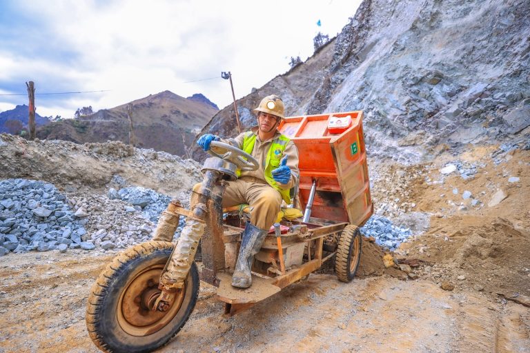 Pequeña minería y artesanal: Gobierno deroga sucesión en el Reinfo