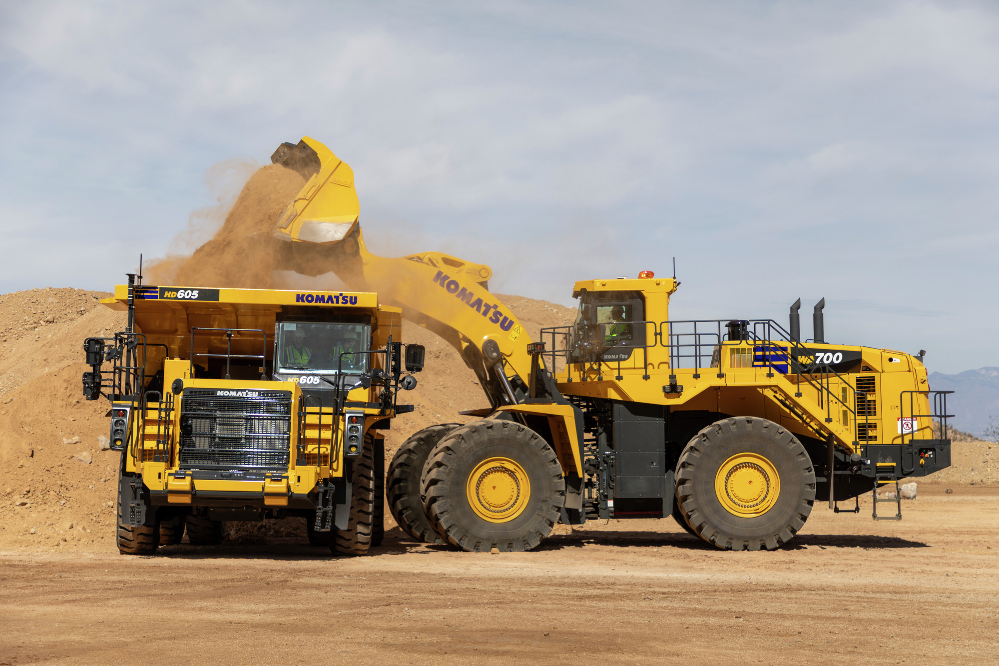 Komatsu adquiere Core Machinery para ampliar su red de concesionarios en Estados Unidos