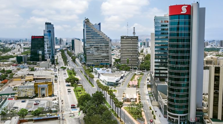 CCL: Freno económico podría llevar a casi 11 millones de peruanos a la pobreza