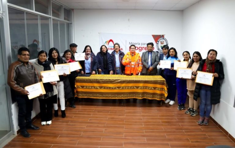 Las Bambas auspicia diplomado para docentes de Cotabambas