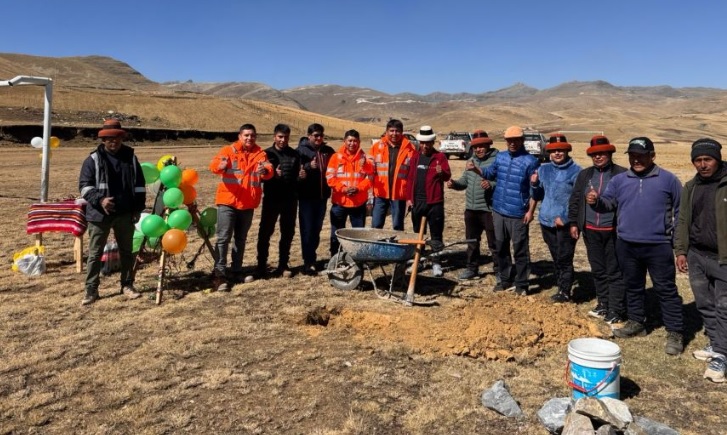 Las Bambas construirá nueva cancha sintética de fútbol para Huancuire