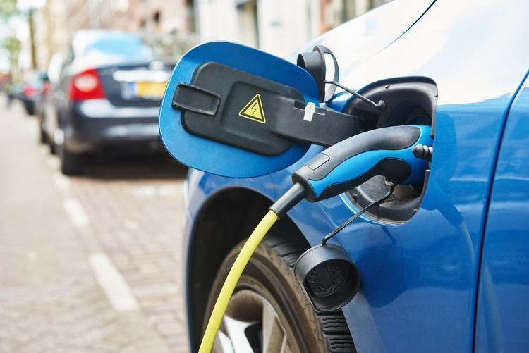 Crecen ventas de vehículos electrificados y se duplica participación de eléctricos puros al cierre del primer semestre