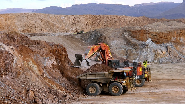 Mineras peruanas estudian redirigir sus exportaciones a Asia ante riesgo arancelario en EE.UU.