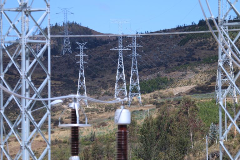 Otorgan concesión para línea de transmisión de 220 kV al proyecto de cobre Zafranal, en Arequipa