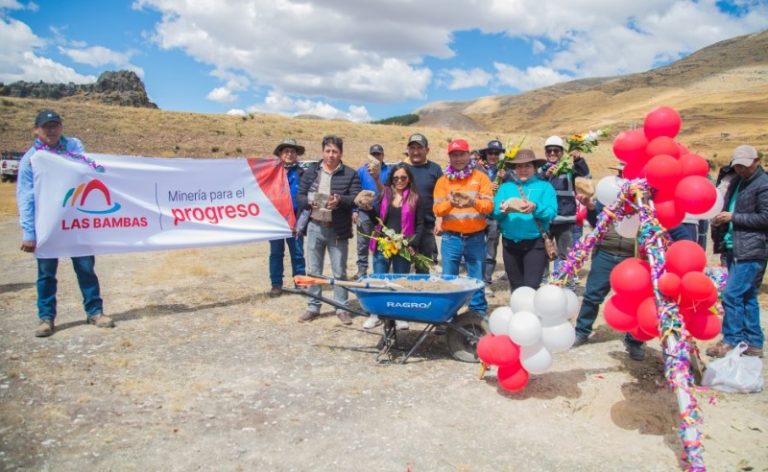 Cotabambas: Las Bambas ejecutará proyecto de mejoramiento del campo deportivo Kulipata en Carmen Alto