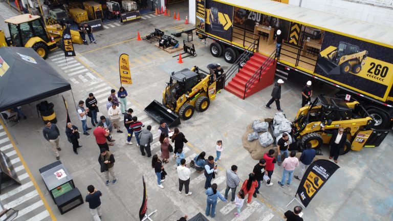 Unimaq realiza primer ‘roadshow’ de maquinaria del país con la nueva generación de minicargadores Cat