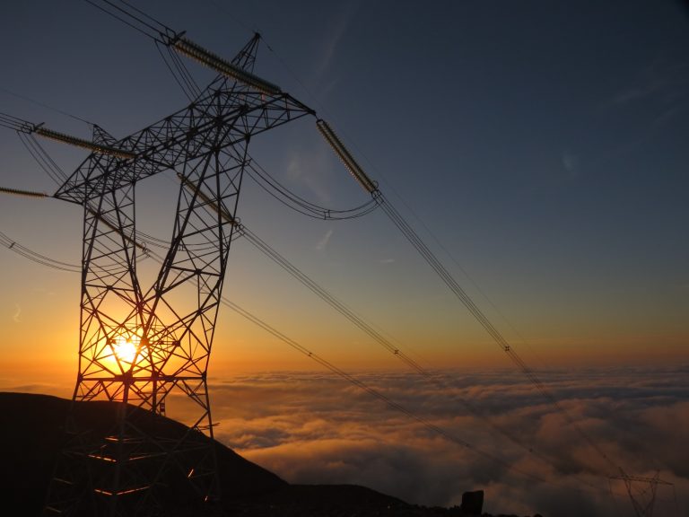 Minem licitará, a través de ProInversión, 18 proyectos de transmisión eléctrica por más de US$ 915 millones