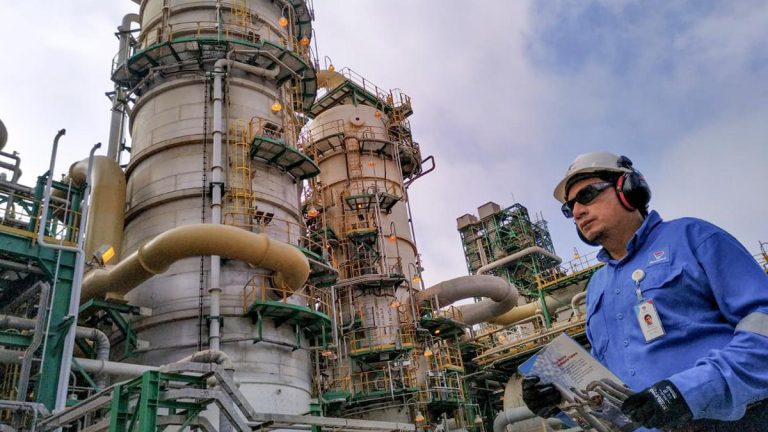 Petroperú despacha más de 19 mil toneladas de ácido sulfúrico de alta pureza a Chile