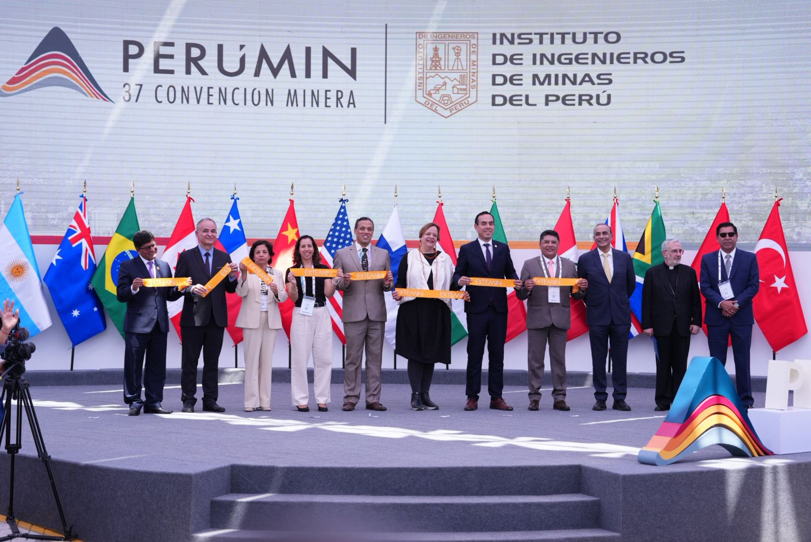 “Nuestra industria solo puede sostenerse y legitimarse en el tiempo si se hace de manera responsable”: PERUMIN 37 abrió sus puertas en Cerro Juli