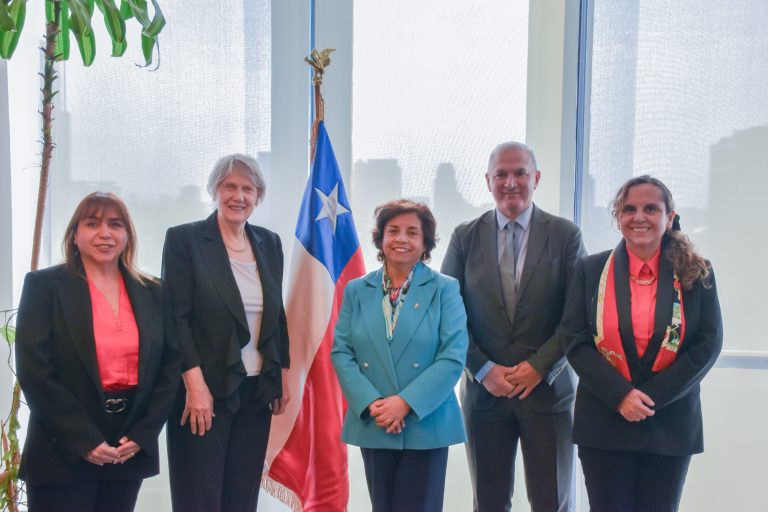 Chile oficializa su adhesión al EITI