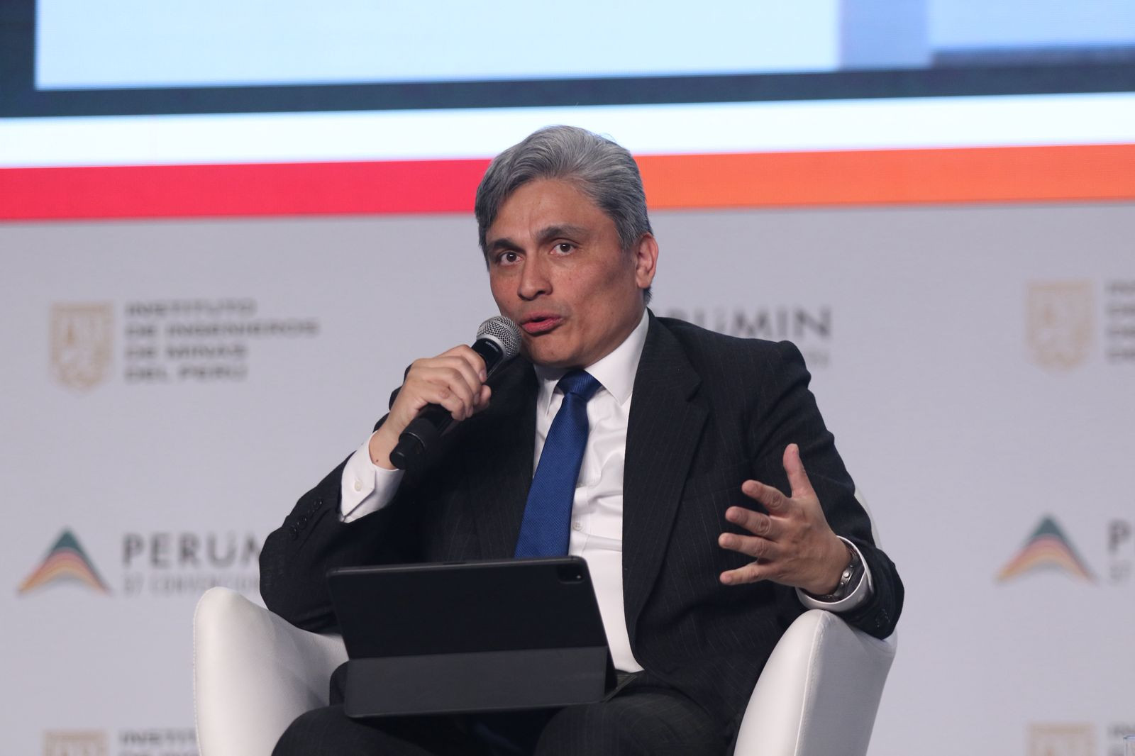 Erick Lahura: “Sin simplificación de trámites no habrá competitividad ni inversión”